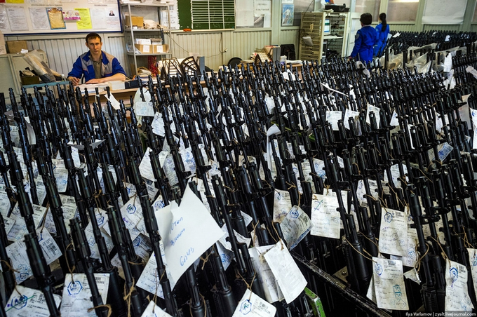 Illustrative photo for: Russia Weapons Italian Mafia: Unmarked Arms Supplying Crime