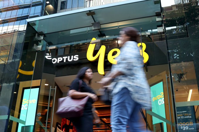 Illustrative photo for: Optus emergency call outage triggers investigation after