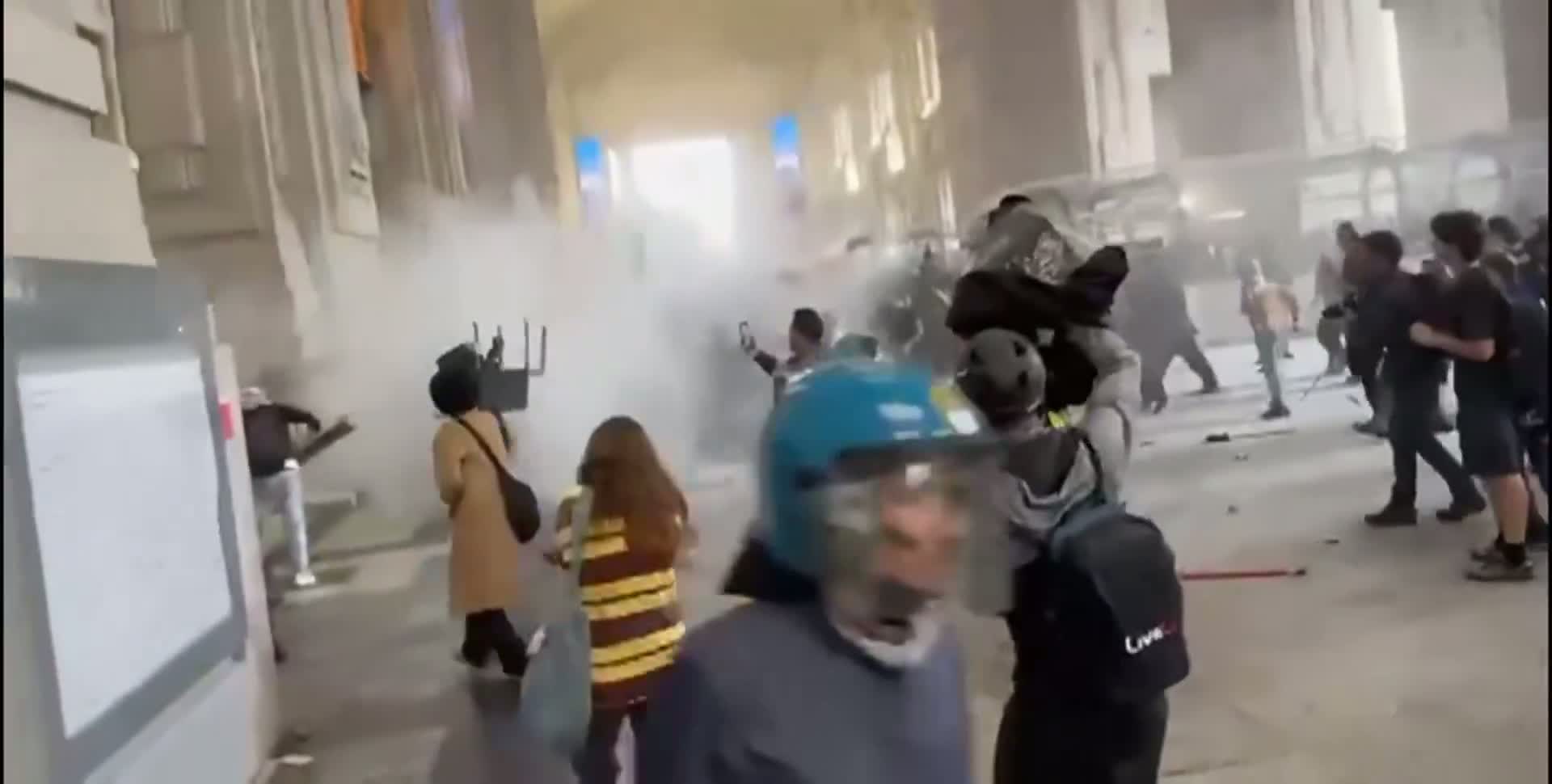 Illustrative photo for: Italian pro Palestinian protests disrupt ports and roads