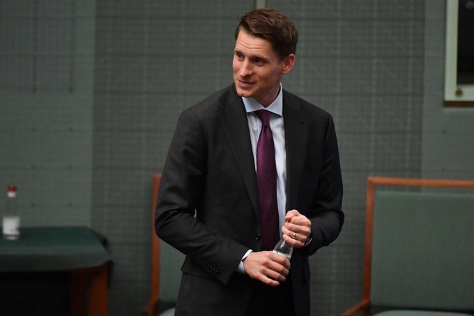 Illustrative photo for: Australian opposition immigration policy sparks resignation