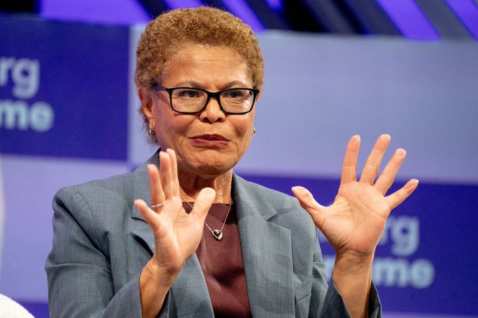 Illustrative photo for: LA Mayor Karen Bass Seeks Temporary Relief from LA Mayor