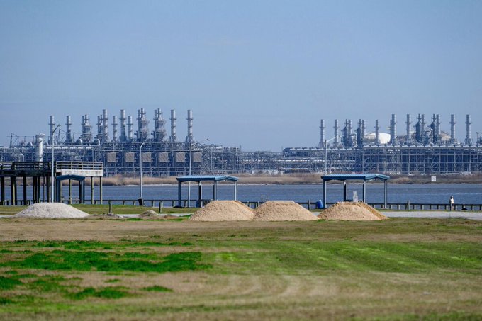 Illustrative photo for: Trump LNG policy change: Admin Eliminates Penalties on U.S.