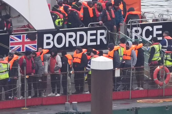 Illustrative photo for: Over 1,800 illegal migrants UK boat crossings in four days
