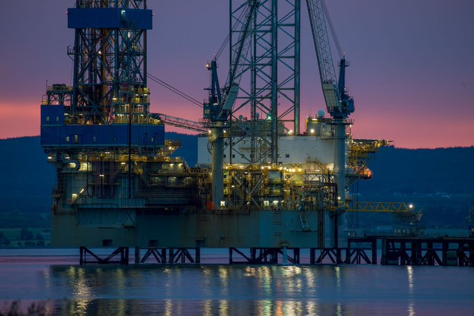 Illustrative photo for: Oil Prices Trade Tensions Rise on US-China Negotiation Hints