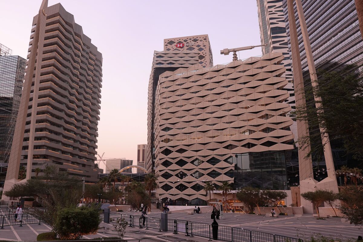 Illustrative photo for: Goldman and Apollo Expand Private Credit Saudi Arabia Amid