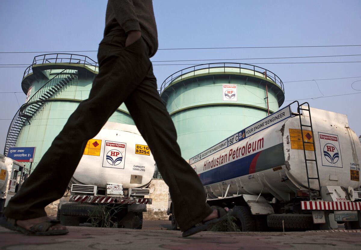 Illustrative photo for: India Russian oil imports: State refiners seek small