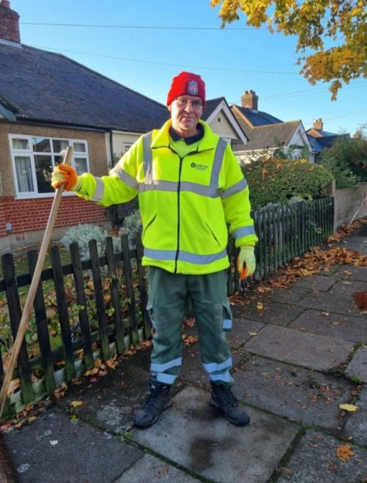 Illustrative photo for: Wayne Broadhurst hero sacrifice: Binman Killed Protecting