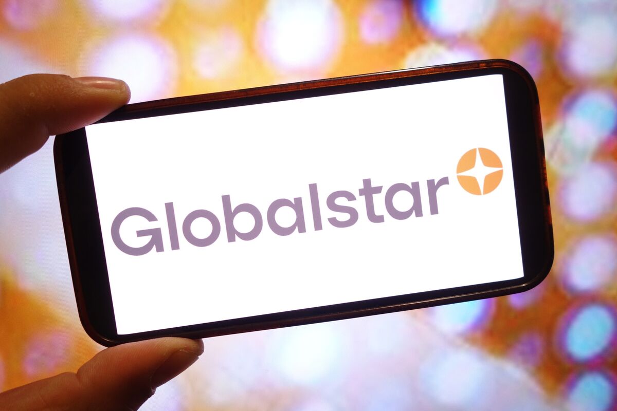 Illustrative photo for: Globalstar sale process Spurs SpaceX Interest in Asset Sale