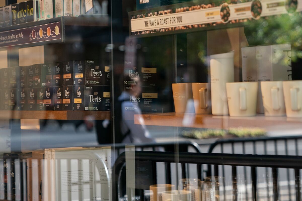 Illustrative photo for: Dr Pepper Coffee Takeover Faces Heavy Criticism in $18.5B