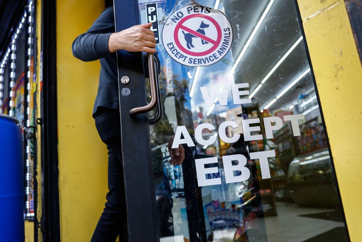 Illustrative photo for: Food Assistance US Government Shutdown: 42 Million