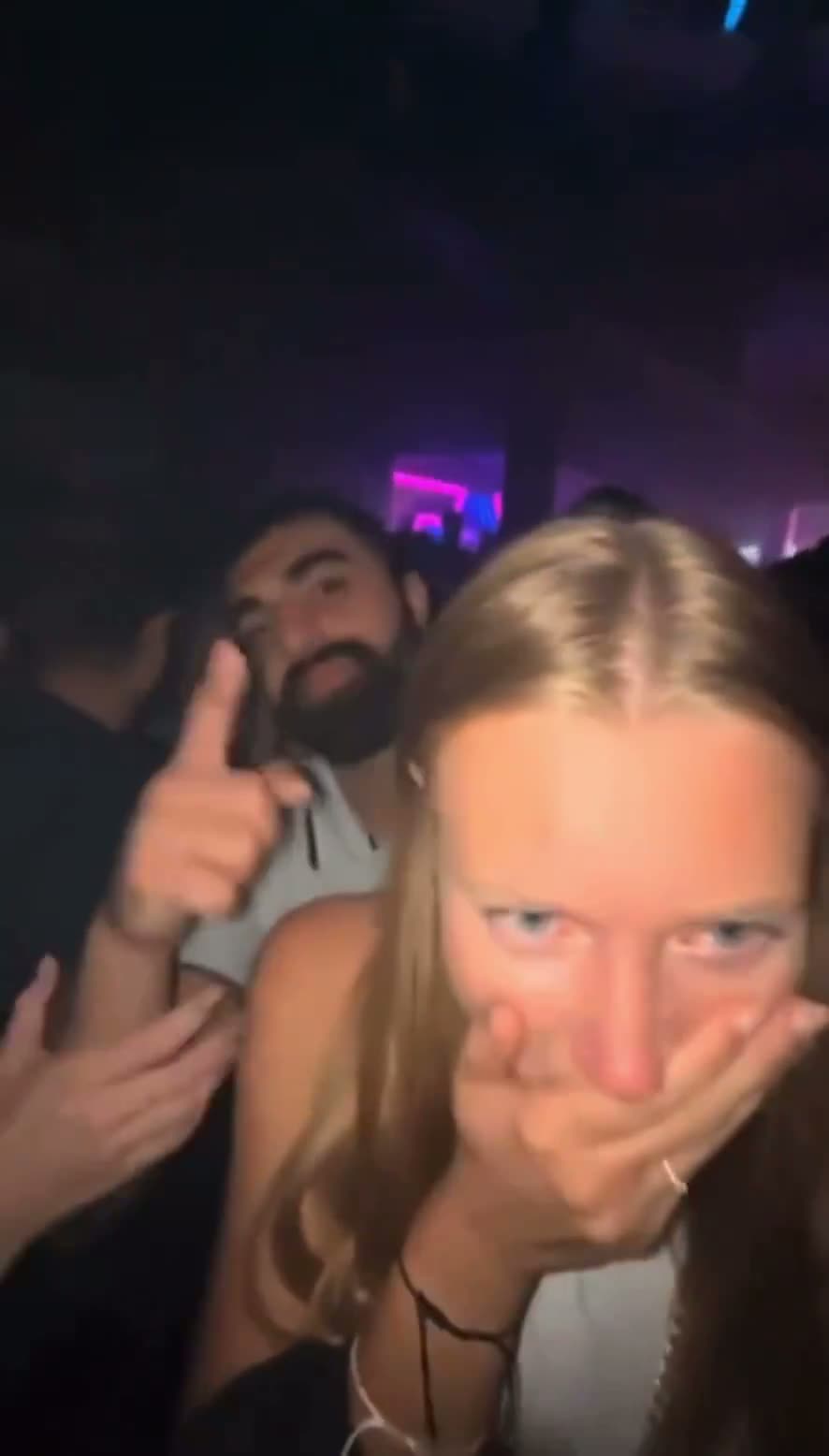 Illustrative photo for: Man Threatens Decapitation After Rejection at French