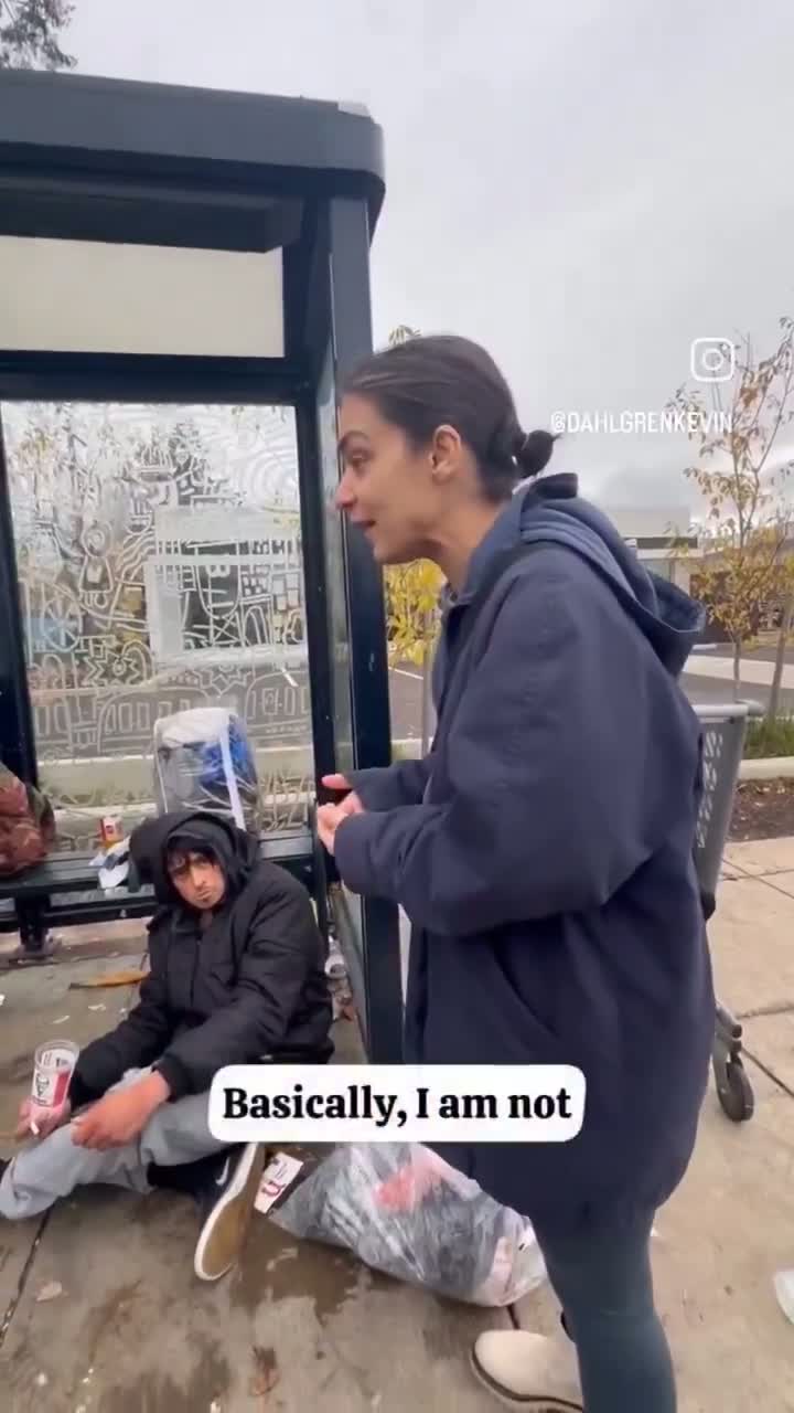 Illustrative photo for: Portland Woman Phone Theft: Requests Thieves Return Her