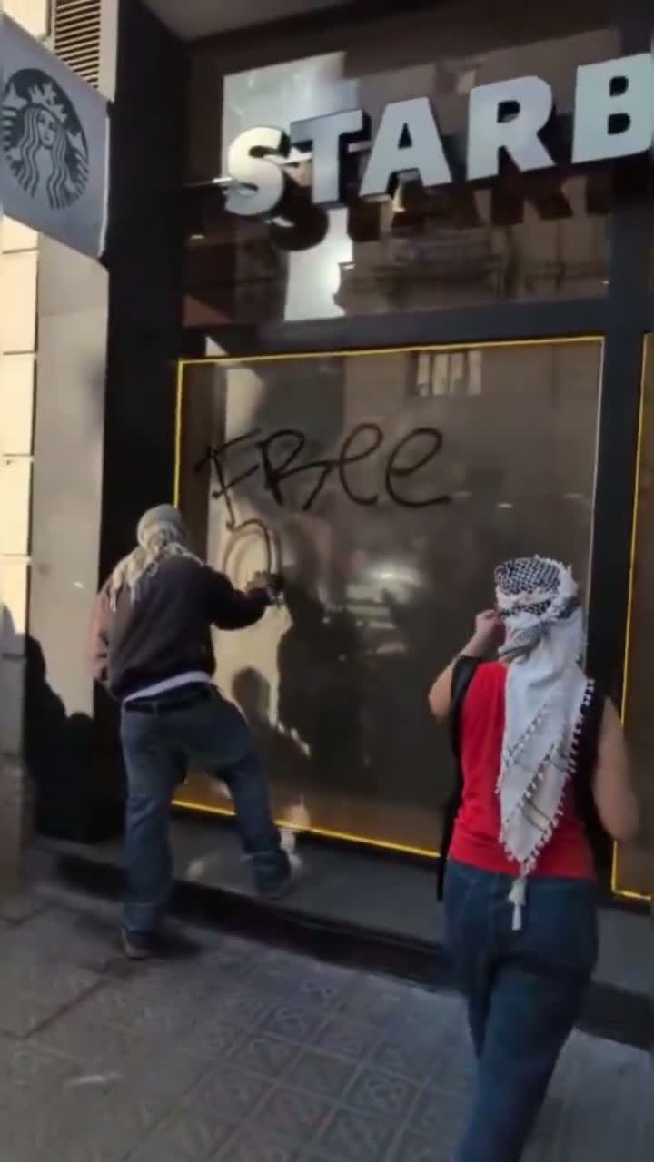 Illustrative photo for: Anti Israel protests Barcelona Turn Violent, Damage KFC and