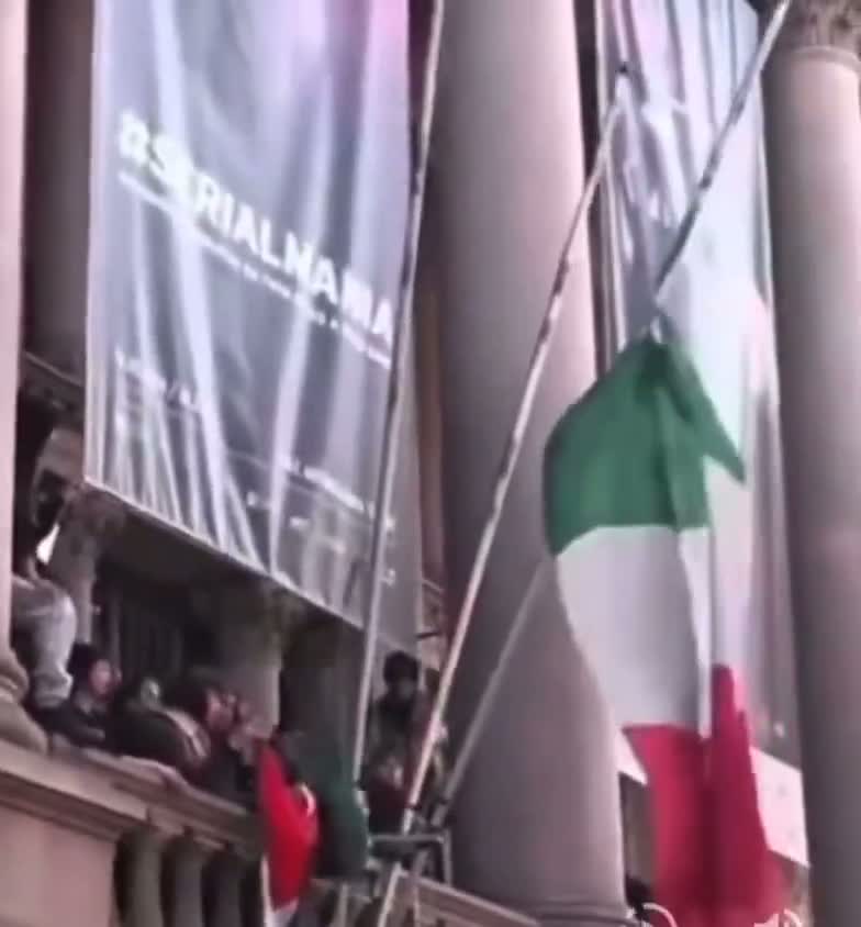 Illustrative photo for: Anti Israel Protest Italy: Protesters Remove Italian Flag,