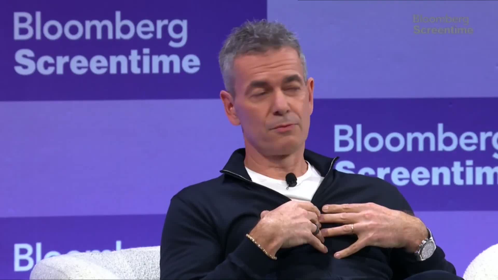 Illustrative photo for: Warner Music CEO Rykúncl Emphasizes License to Train