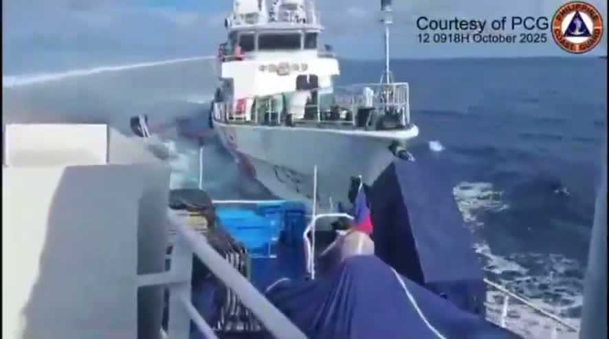 Illustrative photo for: China Coast Guard aggression: Vessel Rams Filipino Boat