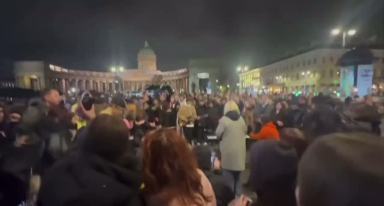 Illustrative photo for: Young Russians Forbidden Song Sparks Protest in St.