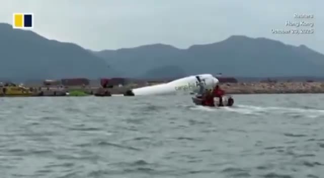 Illustrative photo for: Boeing 747 Hong Kong Overruns Runway and Crashes into Sea,