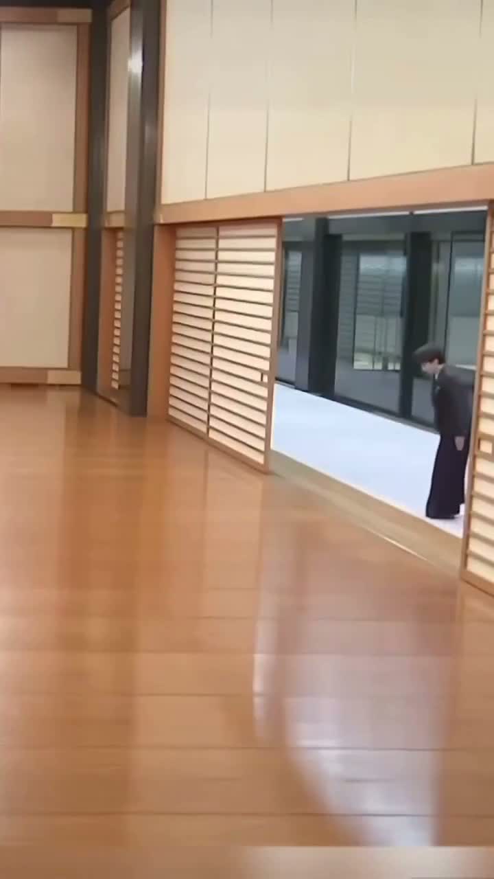 Illustrative photo for: Japanese Emperor swears in female prime, historic moment