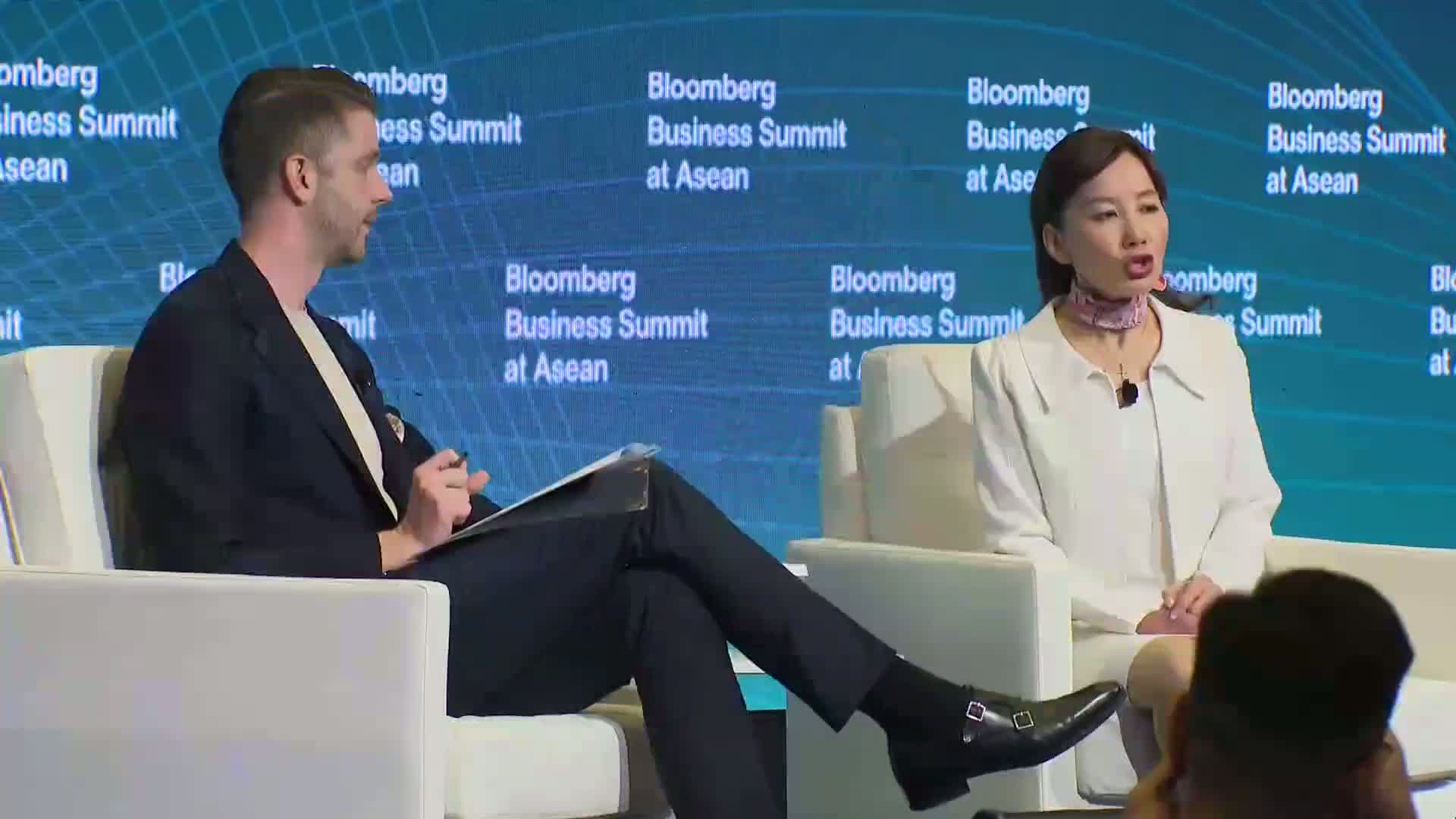 Illustrative photo for: Tripcomgroup Audience Innovation: Jane Sun on Attracting