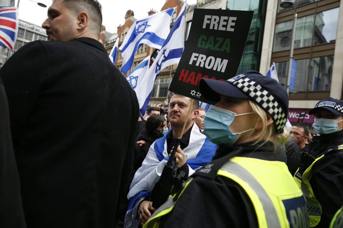 Illustrative photo for: Why Does Tommy Robinson Support Israel? Insights from