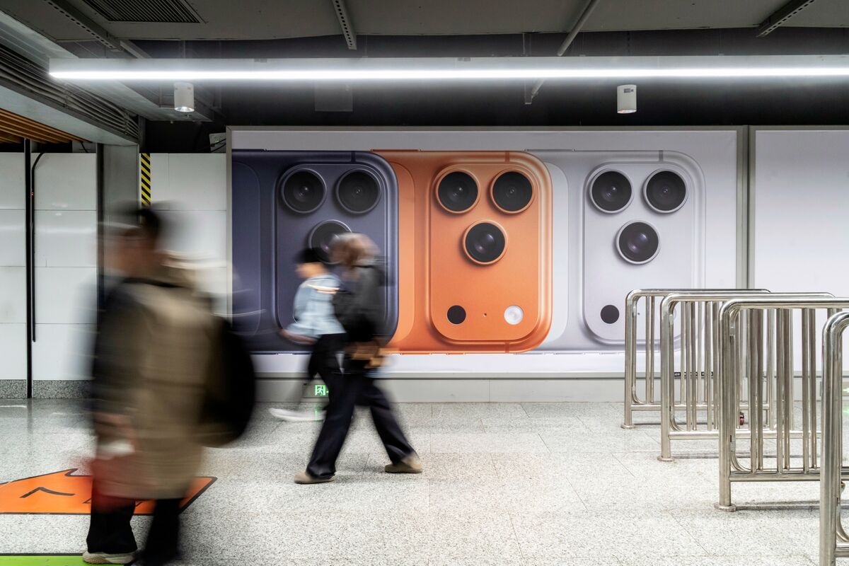 Illustrative photo for: Apple 50th anniversary financials hit $140B quarter, Gurman