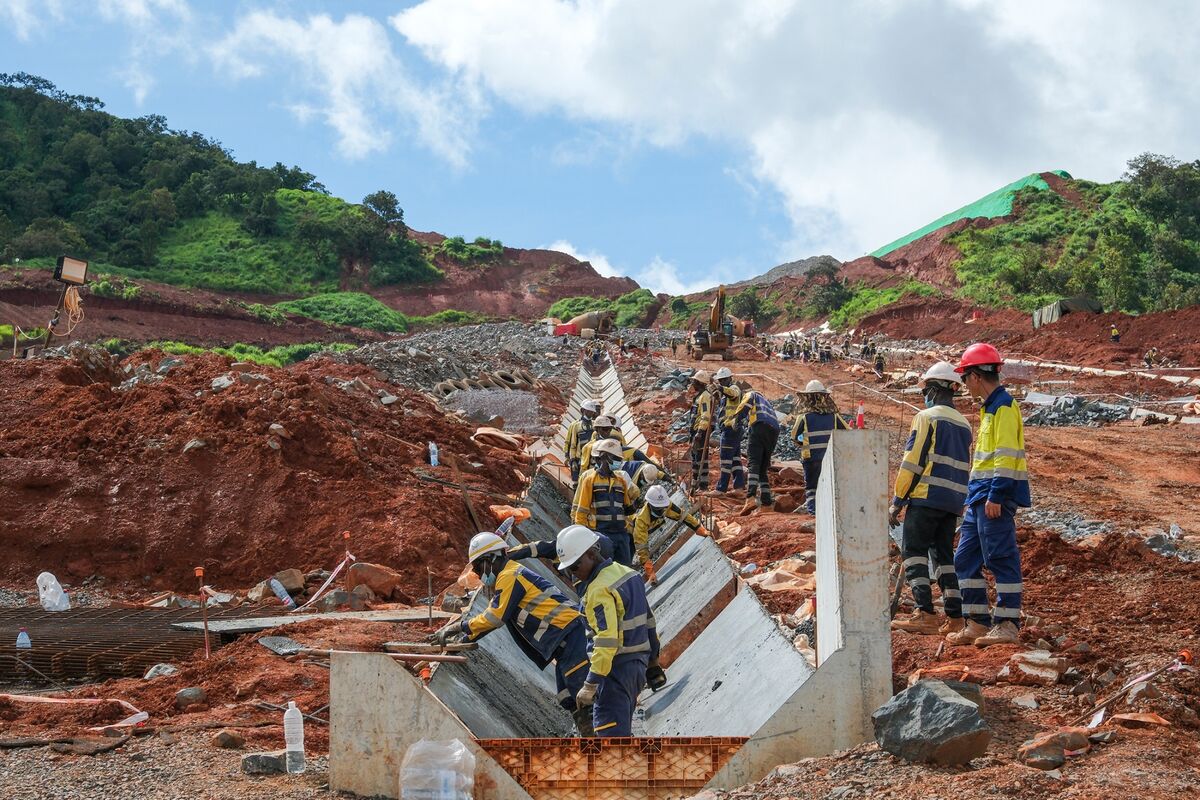 Illustrative photo for: China poised to tap into major African iron ore deposit