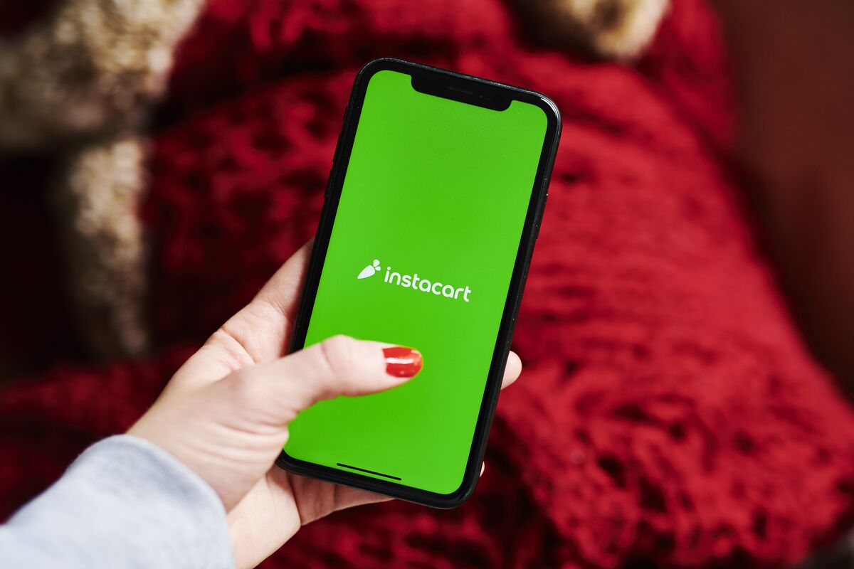 Illustrative photo for: Instacart Launches AI Grocery Assistant to Help Grocers