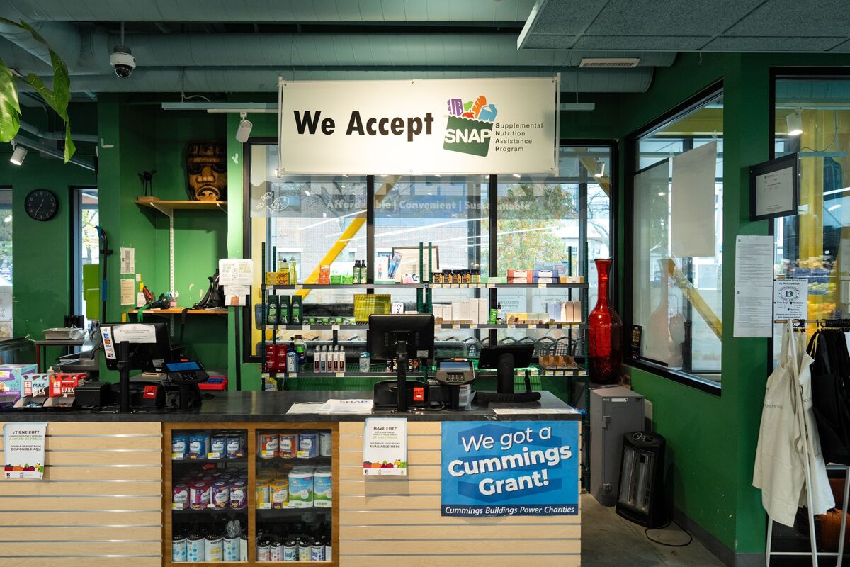 Illustrative photo for: Trump SNAP benefits deadline: President Threatens to