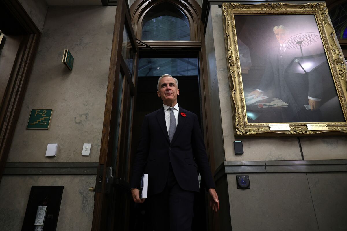 Illustrative photo for: Canadian lawmaker party switch boosts minority government’s
