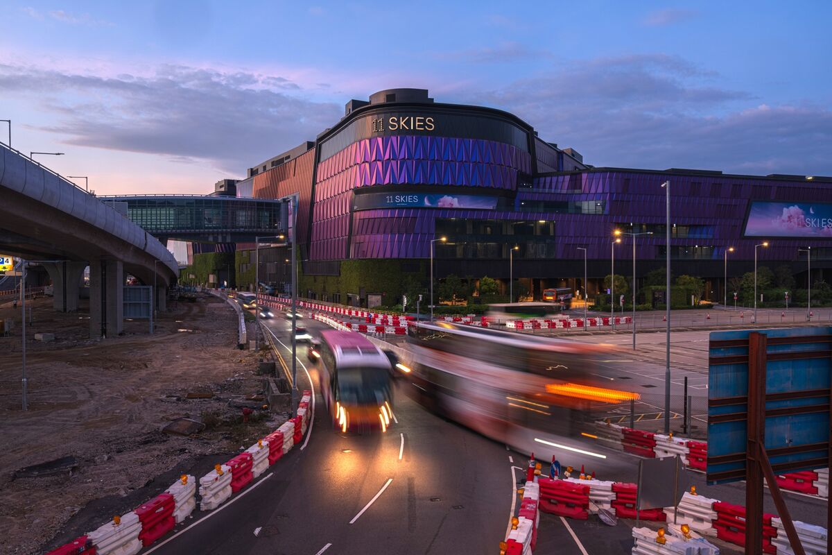 Illustrative photo for: New World Debt Swap Terms Show Limited Room for Improvement