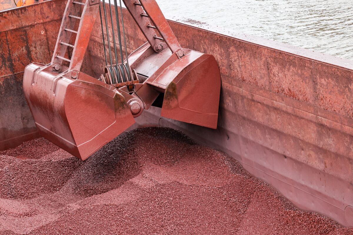 Illustrative photo for: Iron Ore Price Decline Deepens on Weak Chinese Steel Demand