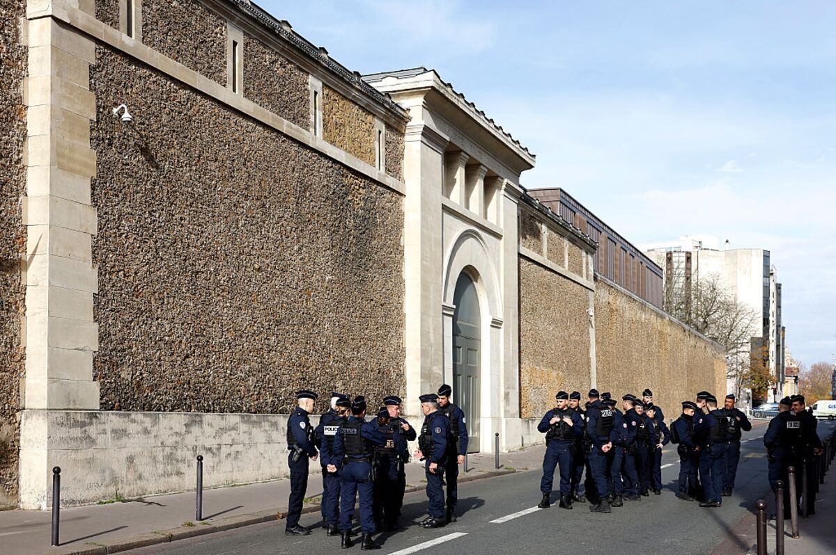 Illustrative photo for: Nicolas Sarkozy jail release after 20 days of five-year