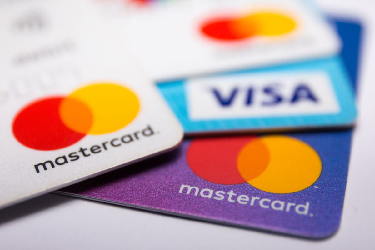 Illustrative photo for: Visa Mastercard fee reduction: Merchants to Benefit from