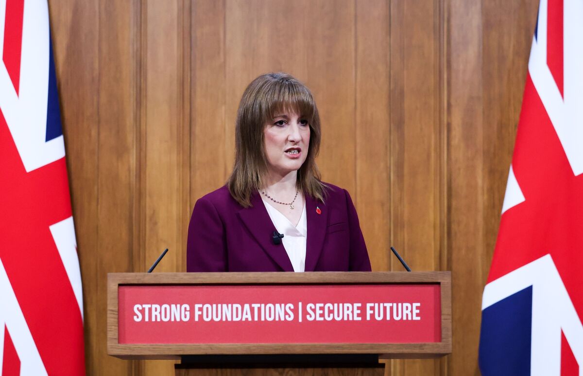 Illustrative photo for: UK Income Tax Debate Heats Up Ahead of Budget Amid Labour