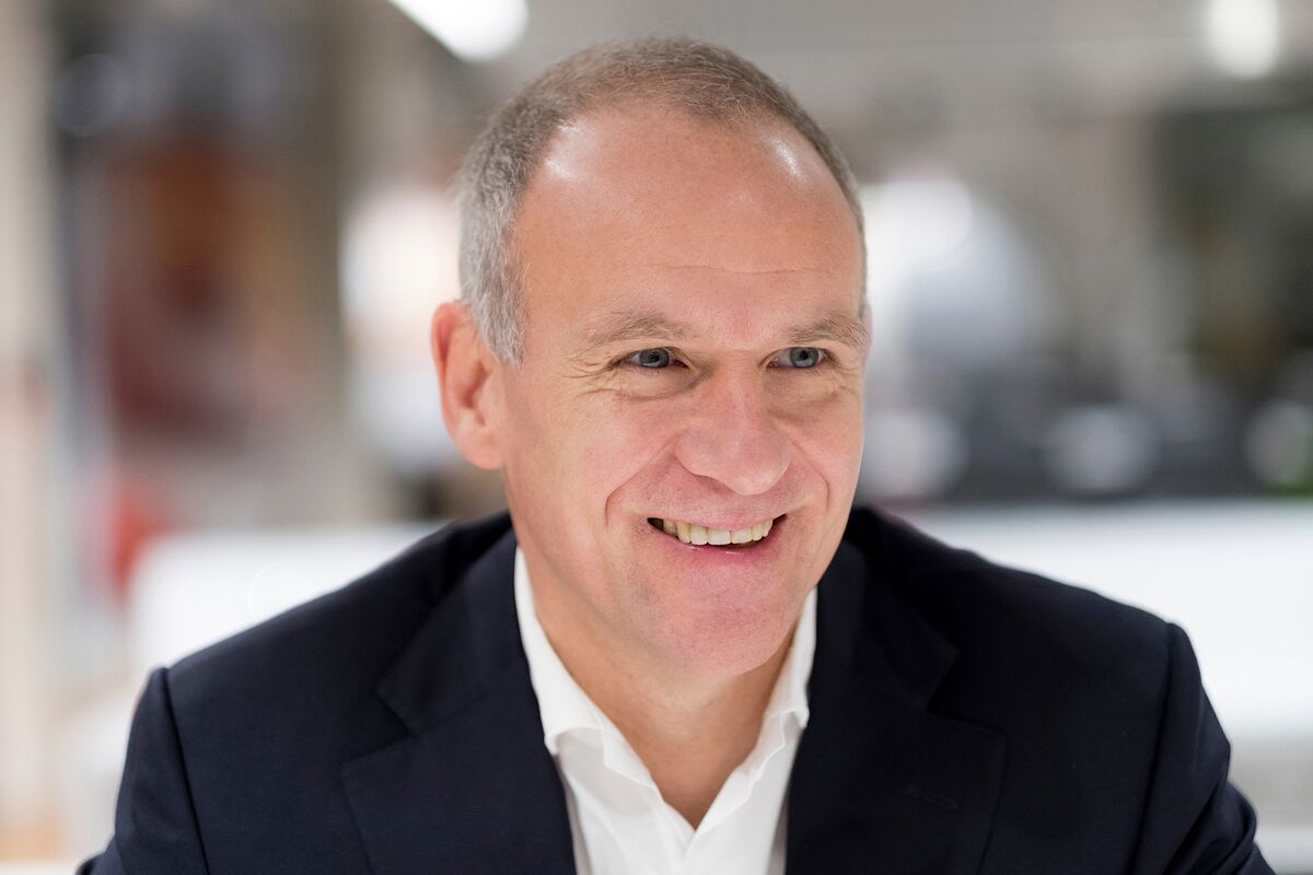 Illustrative photo for: Turnaround Expert at Diageo: Dave Lewis’s New Challenge
