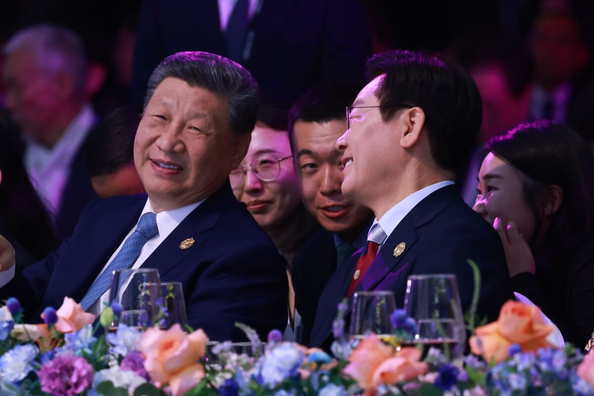 Illustrative photo for: Nations plan future strategies Amid Short-Term Deals with