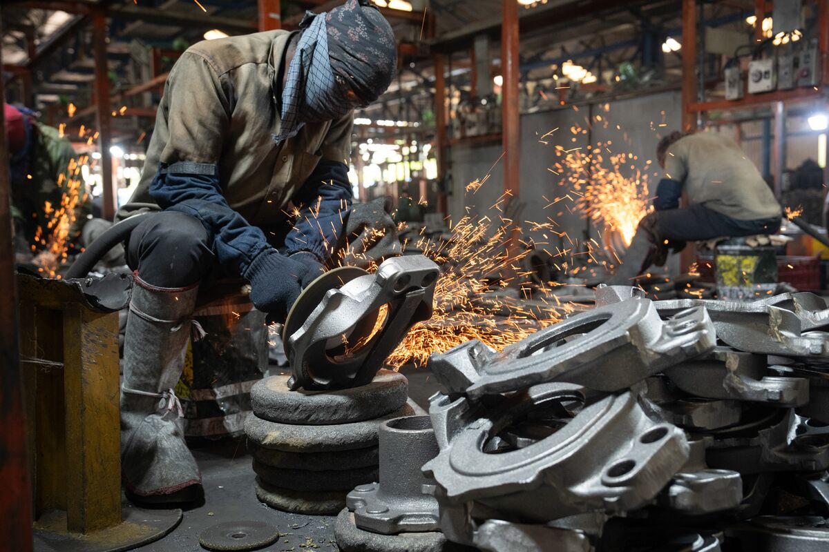 Illustrative photo for: Future of Young Indian Workers: Challenges as Economy