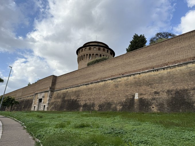 Illustrative photo for: Vatican City Wall: A Cultural Landmark Celebrated Worldwide