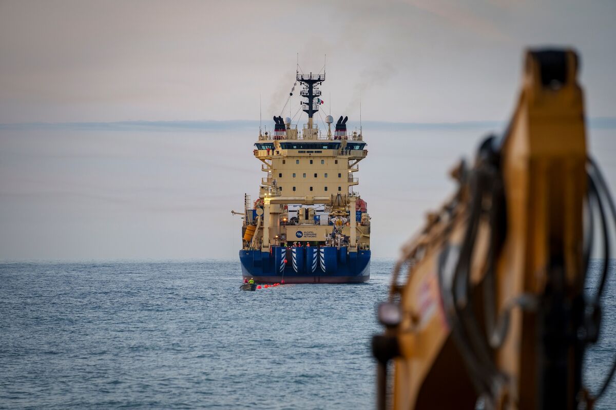 Illustrative photo for: Meta 2Africa subsea cable Nears Completion Despite Red Sea