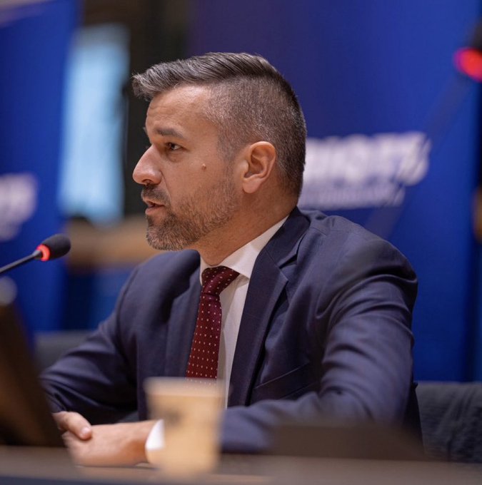 Illustrative photo for: Laszloan Calls to Revive Family Values and Restore European