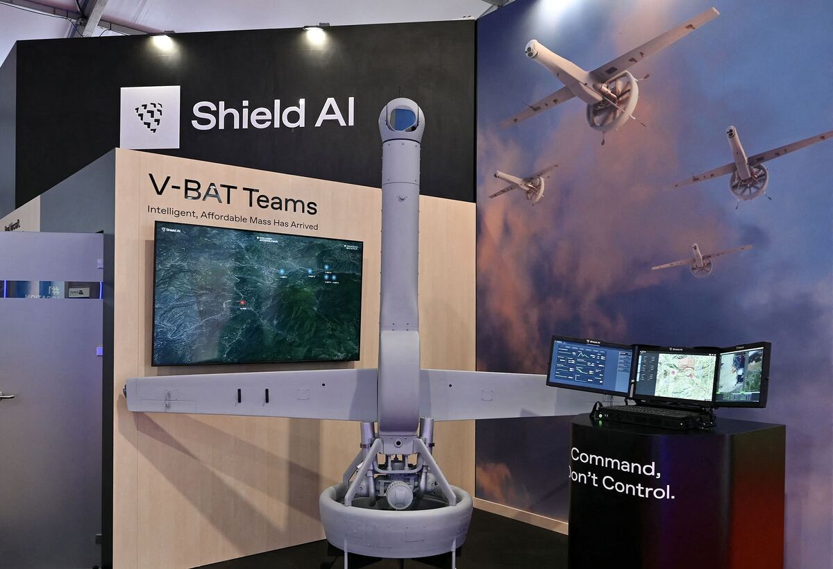 Illustrative photo for: Ultra-Rich Defense Investments Surge Amid Rising Global