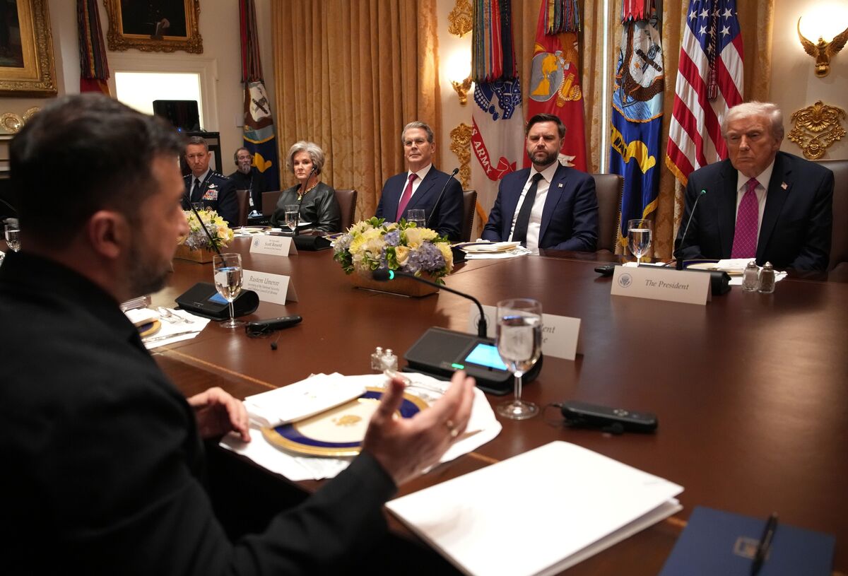 Illustrative photo for: US and Russian Envoys Suggest 28-Point Peace Plan for
