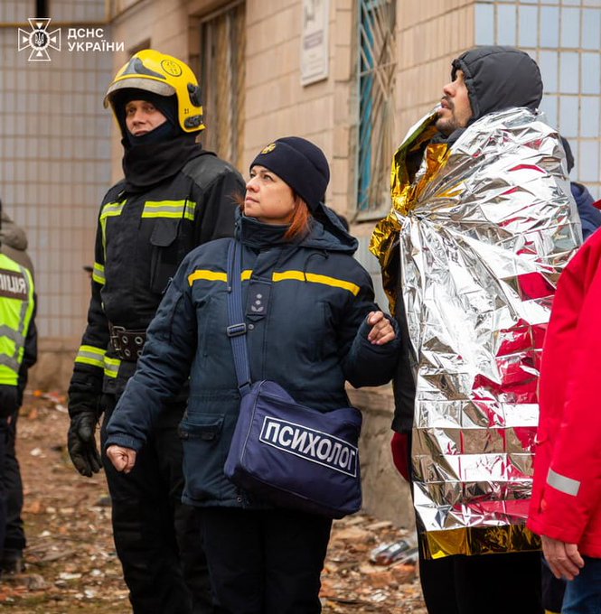 Illustrative photo for: Ternopil home tragedy: Man waits 3 days for rescue as
