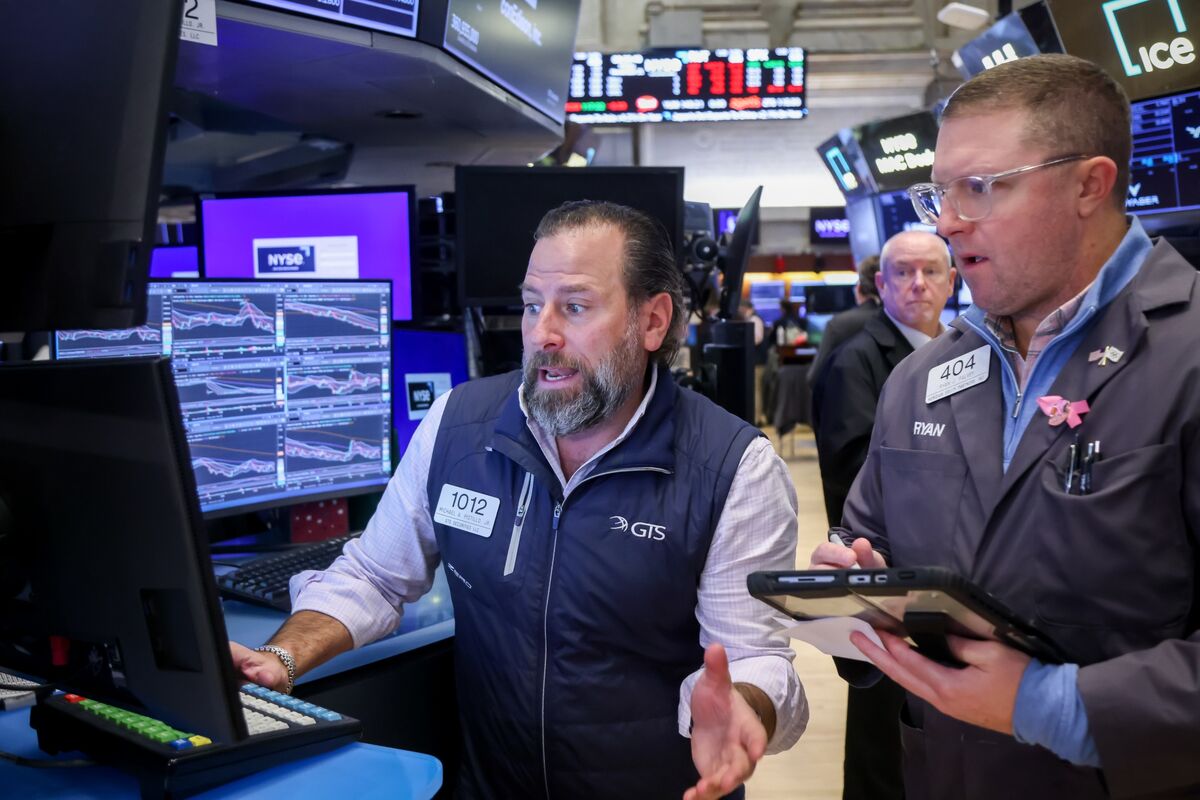 Illustrative photo for: Hedge Funds Market Swing Causes Losses After Two-Day