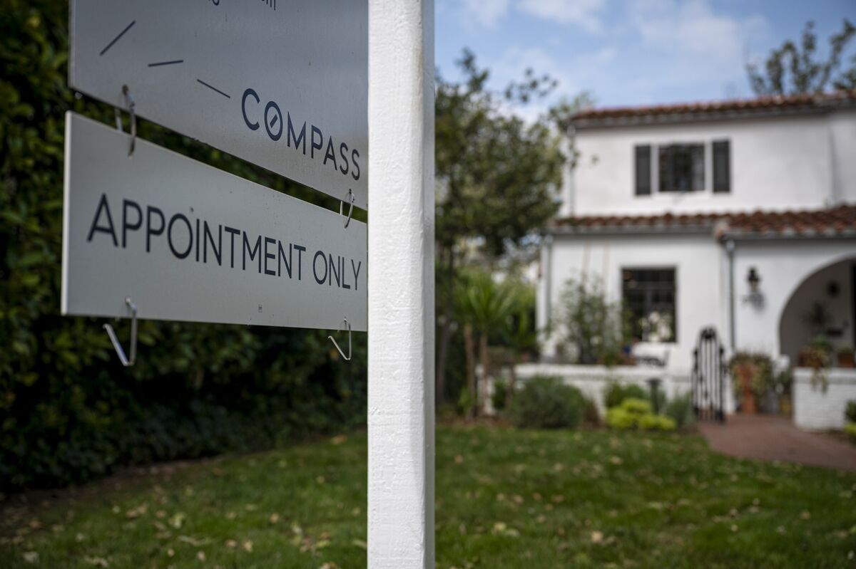 Illustrative photo for: Zillow Compass Listing Policy: Zillow Asks Court to Block