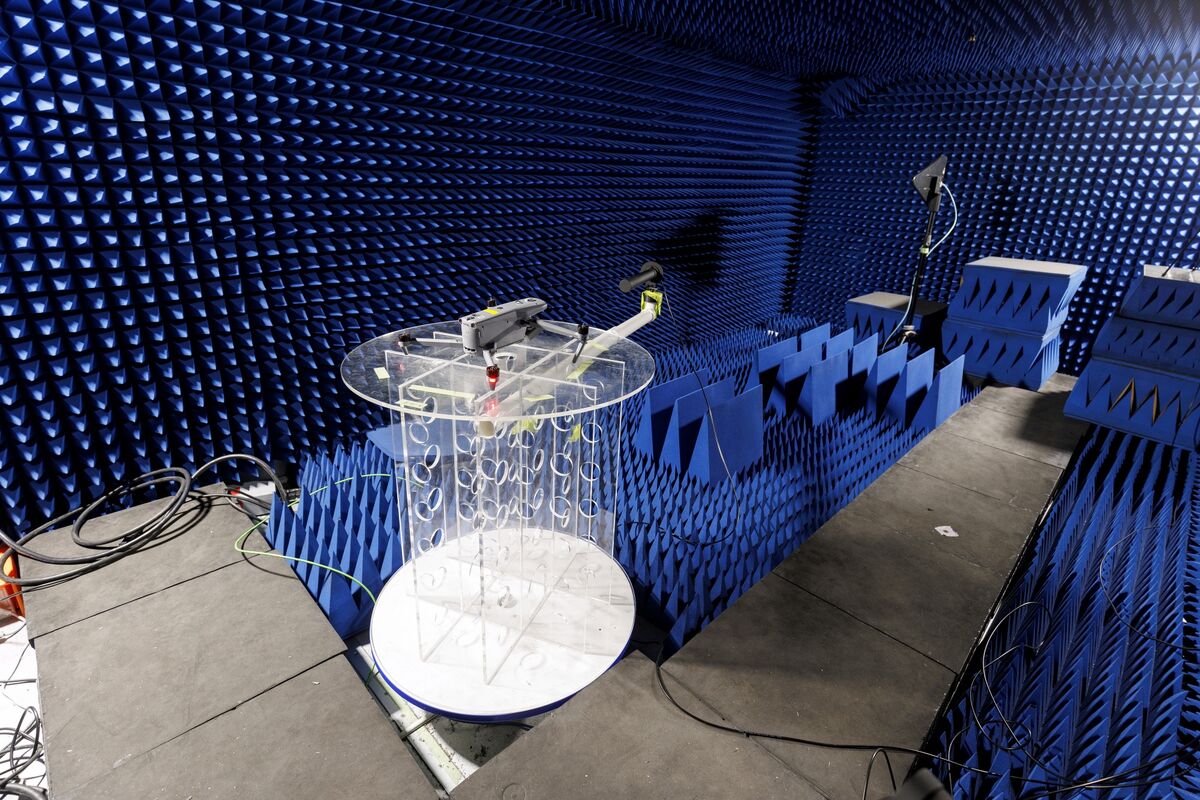 Illustrative photo for: DroneShield share sale controversy prompts review of