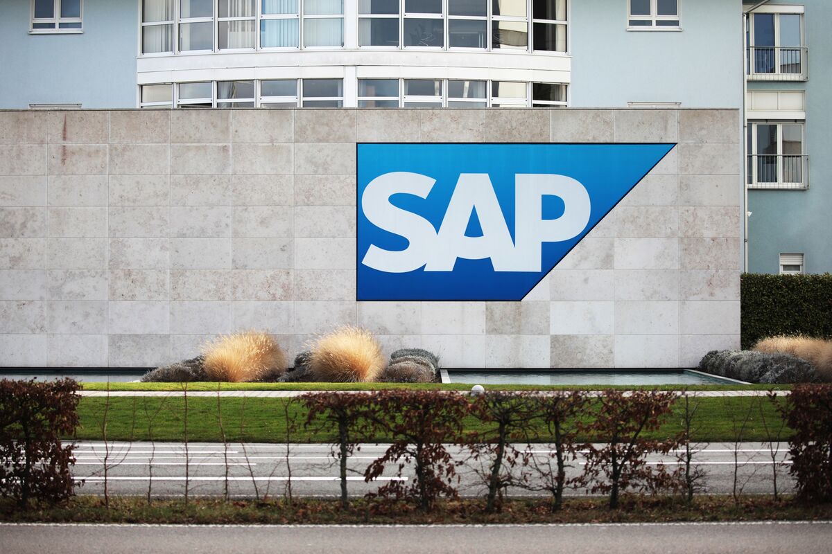 Illustrative photo for: SAP employee trust decline: Executives face workforce trust