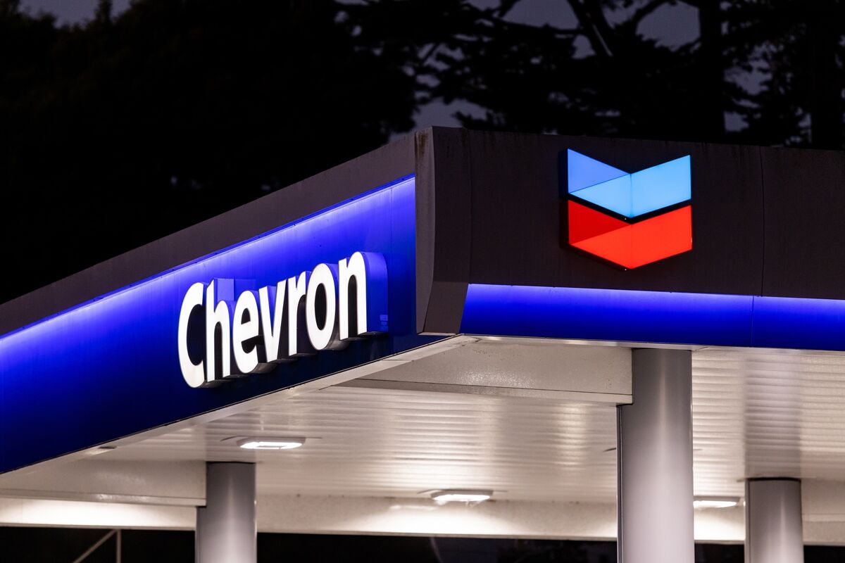 Illustrative photo for: Venezuela Chevron supplies key as US warship intercepts