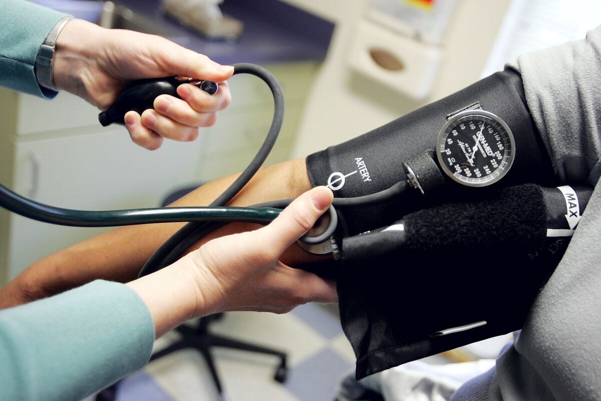 Illustrative photo for: Healthcare Stocks Investment Shift: Defensive Rotation in